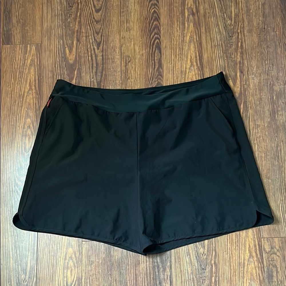 Maui Rippers Women’s Sz 4X Black Like New Essential Swim Shorts
